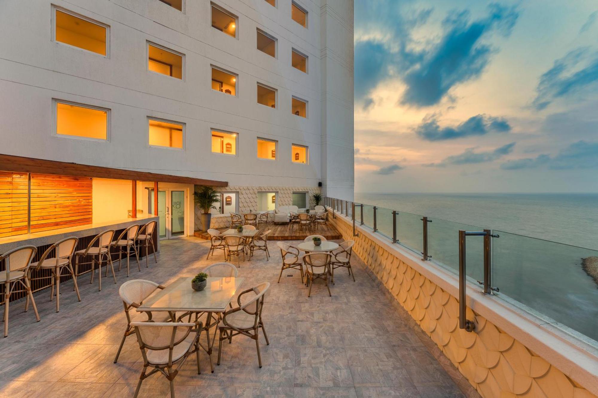 Hotel Almirante Cartagena Colombia Eksteriør bilde The 19th floor Sky Bar